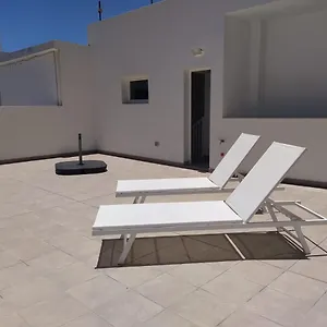 https://casa-blanca-la-restinga.in-canary-islands.com