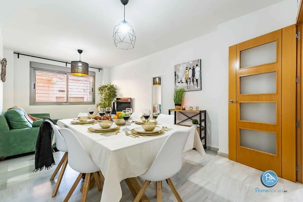 Bajo Urbano Boutique En Carlos Haya Con Terraza Y Parking Màlaga